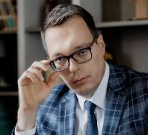 Происхождение ребёнка от матери подтверждается медицинской организацией, принимавшей роды. Если ребёнок родился в браке, отцом автоматически признаётся супруг матери. Если брака нет, запись делается по совместному заявлению родителей, по заявлению самого отца в прямо указанных Семейным кодексом случаях либо по решению суда. Юридическое отцовство возникает из процедуры регистрации в ЗАГС, и лабораторное заключение в перечень оснований закон пока не включает.