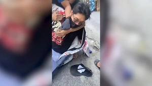 Вьетнамец домогался россиянки на улице — на помощь пришли туристки из Казахстана