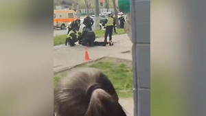 В Чернигове двое мужчин открыли стрельбу по детям на улице, есть пострадавшие