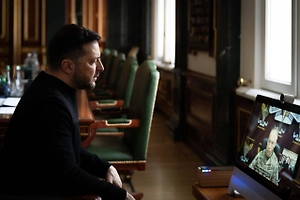 Зеленский не смог отрицать напряжённое положение ВСУ после доклада Сырского