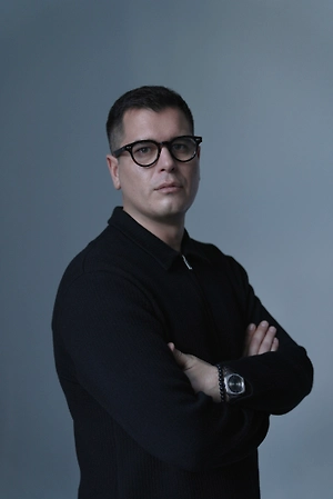 Для меня большая честь присоединиться к команде фестиваля «Новое движение» в роли программного директора. Я искренне благодарен Максиму Королёву и Артёму Михалкову за доверие и приглашение стать частью этого важного процесса.