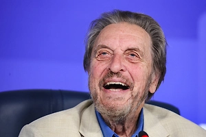 Отец Илона Маска рассказал, как повлиял на мнение сыновей о России