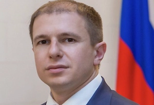 Я считаю, что предложение объявить понедельник после Пасхи выходным днём — достойное в части обсуждения. И вполне это может быть: у нас основная религия страны — православие. Поэтому если Пасха, один из самых важных праздников всех православных христиан, выпадает на воскресенье, и ночью совершается пасхальное богослужение, то, конечно, этот вопрос можно рассматривать здесь в части возможной его реализации