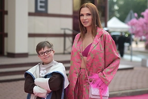 «Невеста сына должна быть с приданым»: Эвелина Блёданс примерила роль свахи