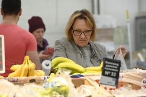 Вечерний перекус для сна: Почему банан — лучшее средство от мышечных спазмов и стресса