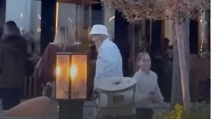 С трудом идущая Пугачёва шокировала поклонников своим состоянием на Кипре