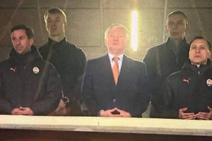 Подозреваемого в коррупции близкого друга Зеленского засняли на футболе в Польше