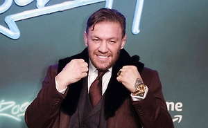 «Я восхищаюсь тобой»: Макгрегор оценил картину белорусского диакона про Бога в спорте