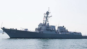 Шеф Пентагона Хегсет заявил о проходе двух кораблей США через Ормузский пролив