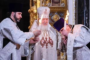 «Пусть огонь веры попаляет все сомнения»: Патриарх Кирилл поздравил православных с Пасхой