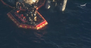 Экипаж «Артемиды-2» покинул «Орион» после приводнения