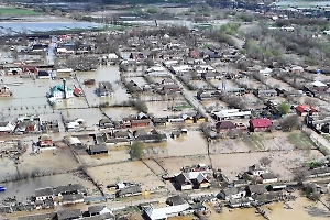 Водитель экскаватора открыл ливнёвку и спас село в Дагестане от наводнения
