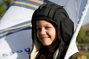 «Вспоминает и часто плачет»: Белгородский мальчик Алёша до сих пор хранит подарки солдат