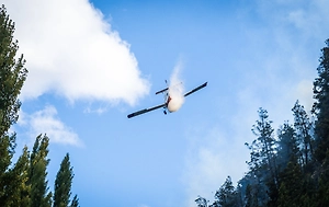 Дроны с серебром научат вызывать дожди для тушения лесных пожаров в России