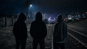 Подработку предложили в мессенджере: трое подростков получили сроки за поджог на железной дороге