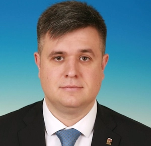 Если он твёрдо решил отдохнуть, ему будут нипочём ближневосточные конфликты. После хорошо проведённых каникул крепкие нервы нашего соотечественника станут ещё крепче. Вместе с тем наши туристы обладают  значительной долей осторожности и предусмотрительности: если ситуация становится действительно опасной и риски существенно превосходят пользу, россияне скорее останутся дома.