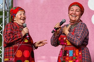 Мария Захарова пообещала «зажечь» с «Бурановскими бабушками»