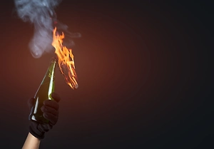 Сотрудники ФСБ задержали хабаровчанку, которая прошла курсы терроризма на дому и вербовала сообщников