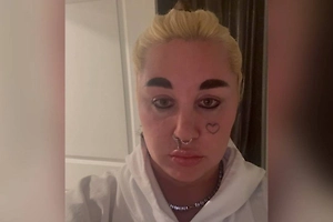 Актриса Аманда Байнс радикально сменила имидж и стала рэпером