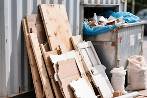 Штраф до 5 тысяч: Какой мусор после ремонта нельзя выбрасывать в обычные контейнеры