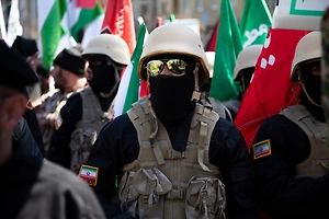 Безэкипажные катера и подводные дроны: Как Иран кошмарит США в Ормузском проливе