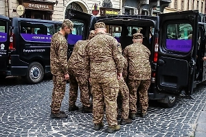 Подростки отбили мужчину у военкомов в Одессе