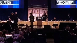 Трамп назвал свою ошибку во время стрельбы — Мелания оказалась быстрее