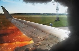 Шесть пассажиров пострадали в горящем самолёте Swiss с отказавшим двигателем