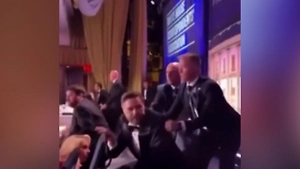 «Там было много хаоса»: Журналисты спрятались под столы во время стрельбы на приёме с Трампом