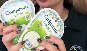Покупательница нашла творог «Савушкин» с «продлённым» в 6 раз сроком годности