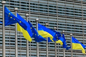 ЕС загоняет Украину в ещё более бедственное положение, спонсируя конфликт с Россией