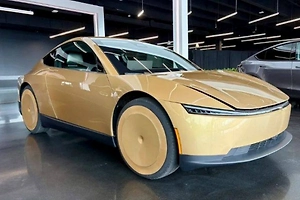 Tesla запустила выпуск роботакси Cybercab без руля и педалей