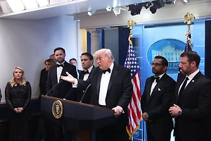 Потрясённый Нетаньяху назвал стрельбу на приёме покушением на Трампа