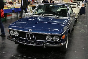 «Волчок», 911 и «бумеры»: Россияне возвращают на дороги легенды 90-х