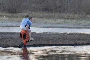 Дети застряли на острове в Красноярском крае из-за подъёма воды в реке