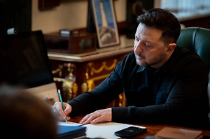 «Система правления»: Мендель накинулась на Зеленского из-за продления военного положения