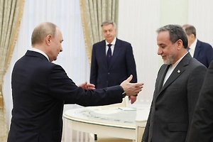 Путин заверил Аракчи в решимости продолжать стратегические отношения с Ираном