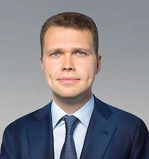 Редис — холодостойкая культура, всходы выдерживают заморозки до −3…−4°C. Оптимальная температура для прорастания семян — около +12°C, а для формирования корнеплодов — +14…18°C. При температуре выше +20°C редис может пойти в стрелку. Зелень (укроп, петрушка, шпинат, салат). Эти культуры хорошо переносят прохладную погоду и дают ранние всходы