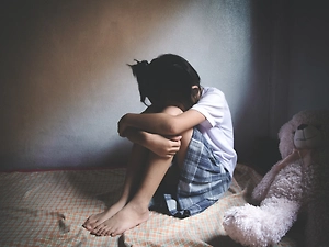 В США мать использовала 5-летнюю дочь для съёмок порно
