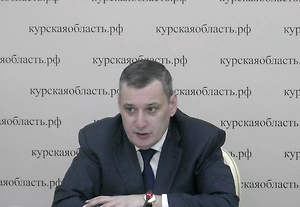 Хинштейн впервые после ДТП очно участвует в заседании Курского правительства