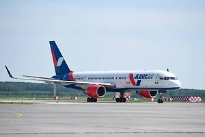 Лобовое стекло треснуло в кабине пилотов самолёта, летевшего из Москвы на Пхукет