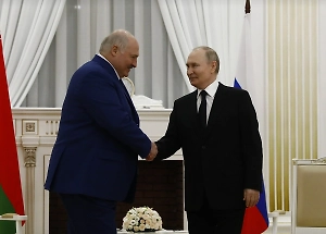 Глава МИД Бельгии призвал не допустить альянса РФ и Белоруссии, но чуть опоздал