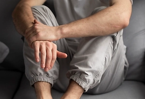 Мужчина узнал о раке лёгких по «барабанным палочкам» и ногтям