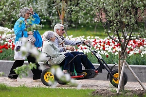 К майским праздникам пенсионерам сделают доплаты. Кто и сколько получит