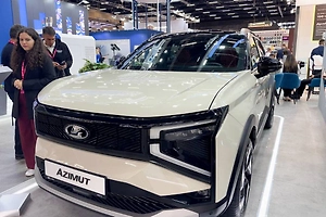 1,5-литровый турбомотор и цена дешевле китайцев: АвтоВАЗ показал предсерийный кроссовер Lada Azimut
