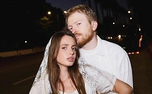 Сбежали в Америку, а рожать хотят в РФ: Что известно о беременности жены беглого комика Поперечного*