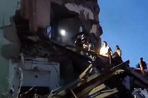 В Сызрани после частичного обрушения дома эвакуировали около 40 жителей