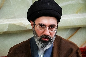 NYT: У Хаменеи ожоги лица, он едва говорит и избегает публичности

