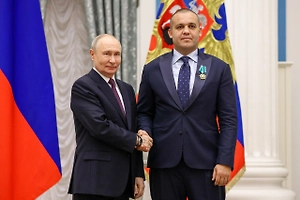 Владимир Путин наградил президента IBA Умара Кремлёва орденом Дружбы