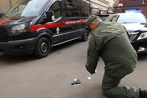 Россиянин устроил кроваую расправу средь бела дня: он ранил жену и убил её любовника